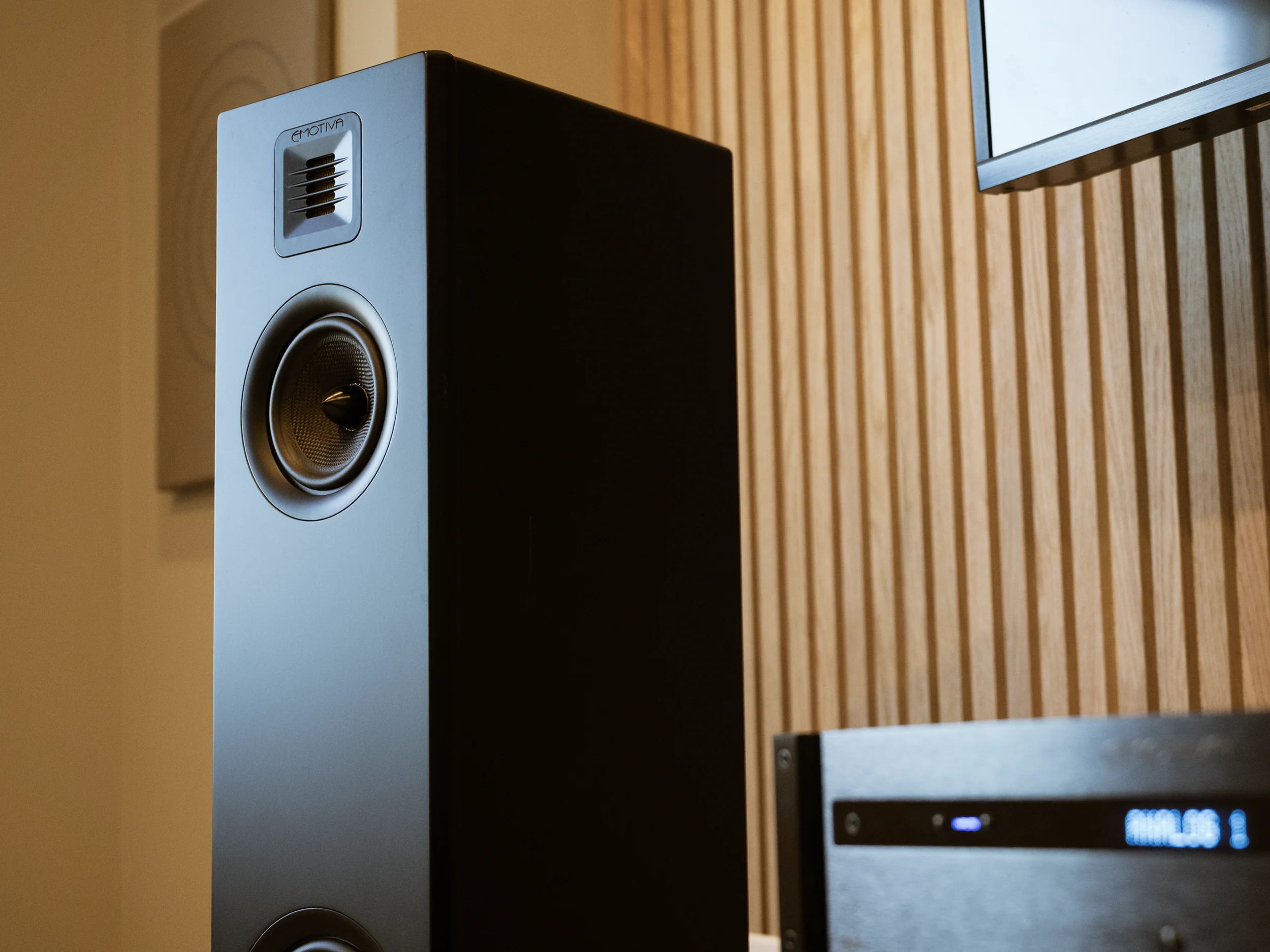 Airmotiv XT1 Floorstanding Tower Loudspeakers (Pair) - Image 15